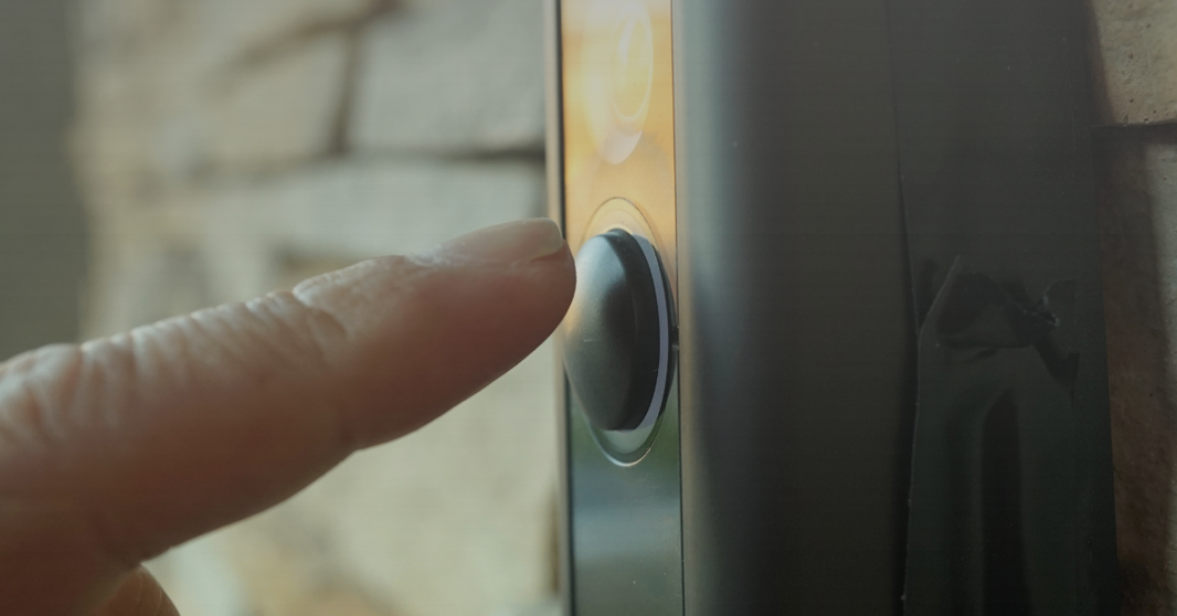 Ring vs. Eufy (2026): Privacy Risks, Hidden Costs & The "Warrantless" Truth