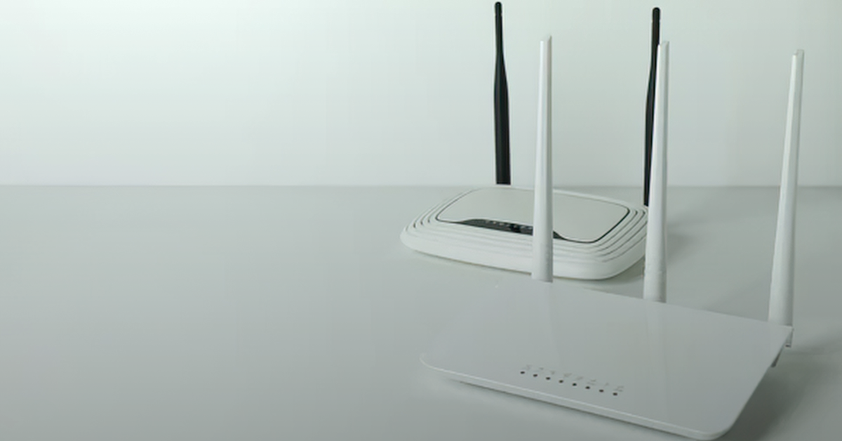 Mesh WiFi vs WiFi Extender: Which Is Better for Your Home?